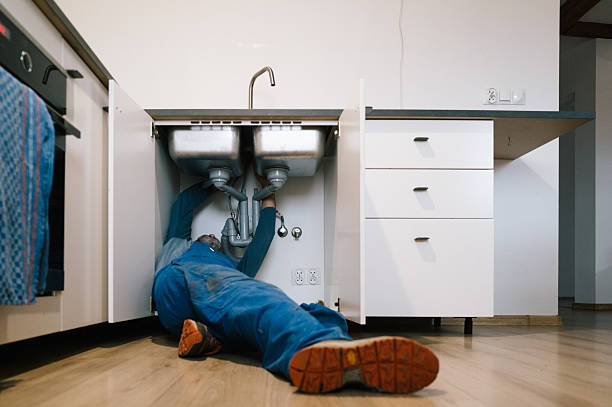 Professional Leak Detection technician working in D'Iberville, MS